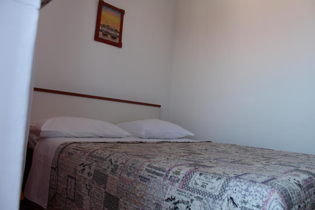 Apartment Muzic Mali Losinj Room photo