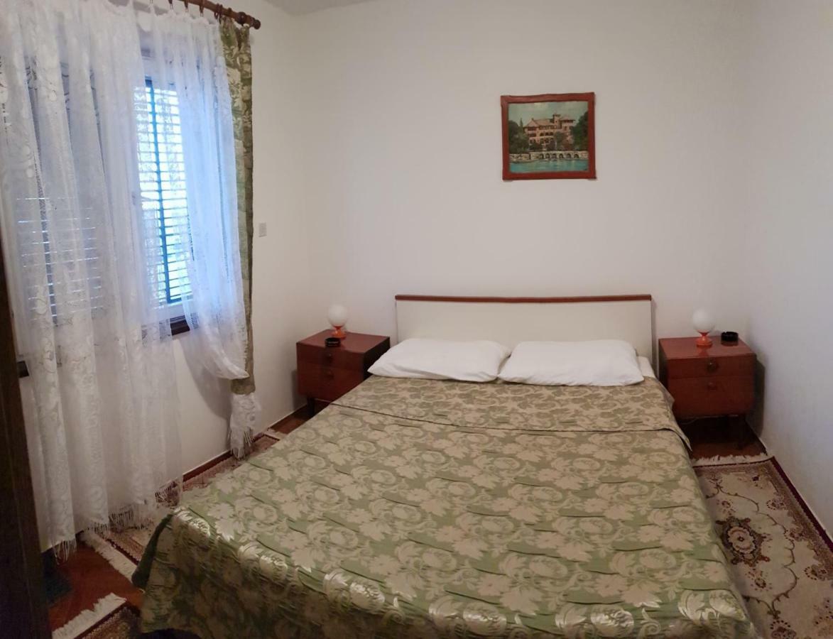 Apartment Muzic Mali Losinj Exterior photo