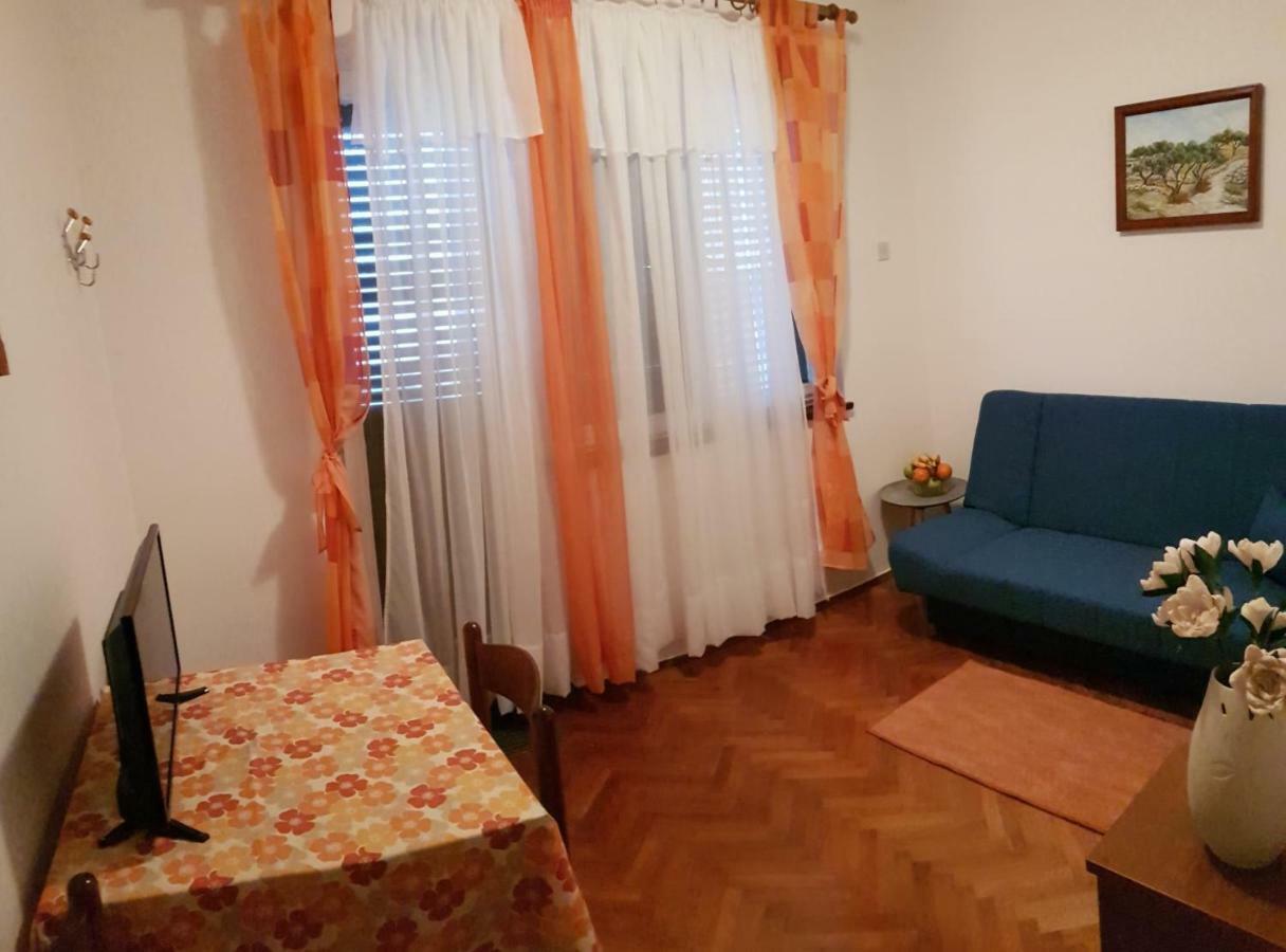 Apartment Muzic Mali Losinj Exterior photo